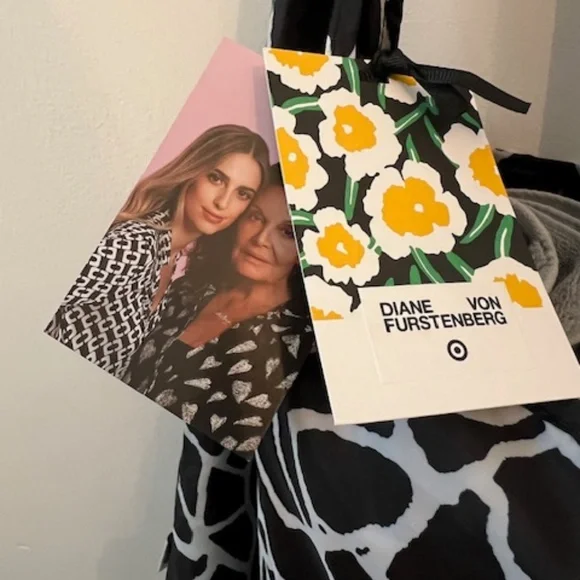 DVF Target Reversible/Reusable Bag - Cracked Glass/Leopard Print - NEW w/tags - Picture 4 of 5